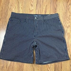Lee regular shorts mid rise Striped Blue and White Sz 16 Medium
